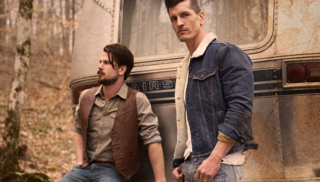 From Webb Pierce to Tupac: Country’s Roots Are Showing