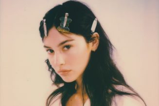 Gracie Abrams’ ‘Happy/Sad Songs’ Playlist