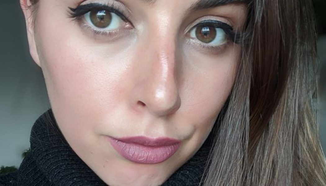 I’m a Beauty Editor, and I Never Learned These Basic Makeup Skills Until Now