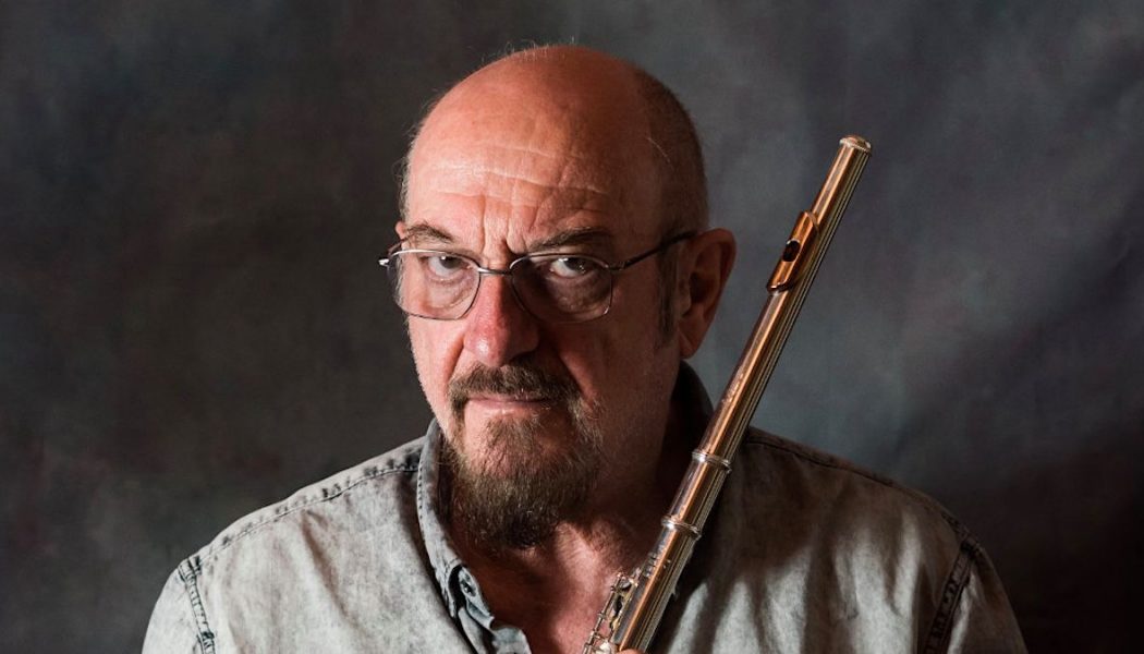 Jethro Tull Frontman Ian Anderson “Suffering from an Incurable Lung Disease”