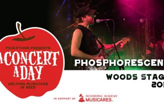 Livestream Phosphorescent’s Haunting Set at Pickathon Music Festival