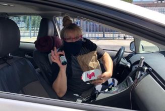 Lyft will require drivers and passengers to wear face masks