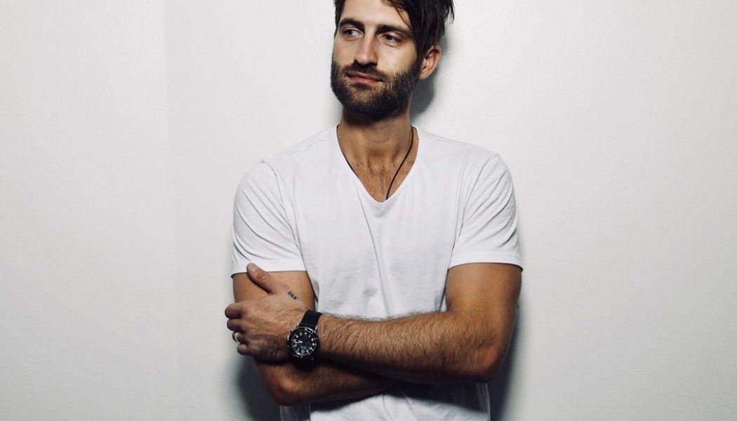 Makin’ Tracks: Ryan Hurd Moves Forward by Mining ‘Every Other Memory’