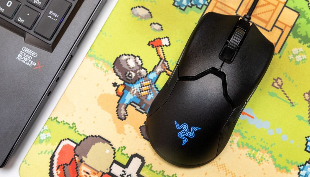 Razer’s excellent Viper gaming mouse is free when you buy the Huntsman TE keyboard