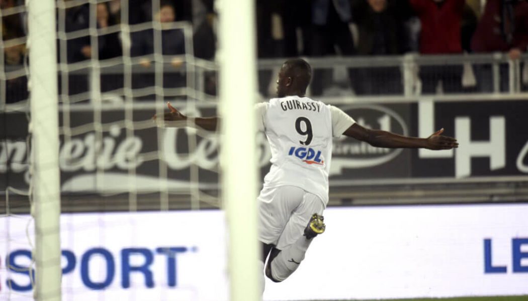 Report: PL rival club join the race to sign £13m West Ham & Spurs target