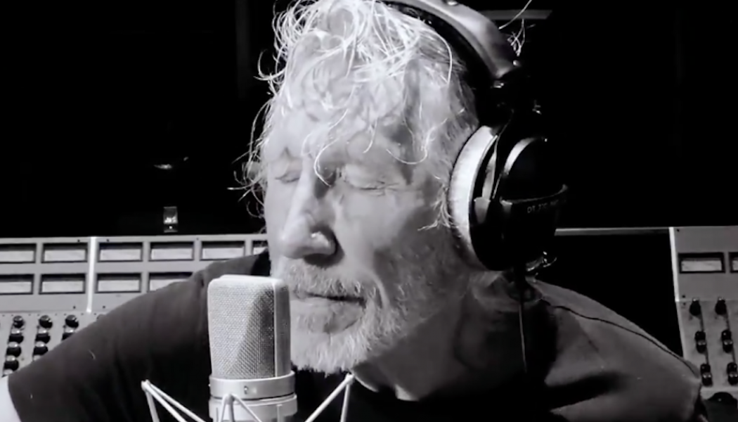 Roger Waters Plays Pink Floyd’s ‘Mother’ In Quarantine