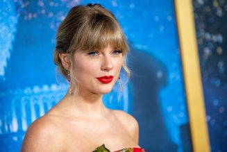 Taylor Swift Checks In With Cute ‘Caturday’ Photo
