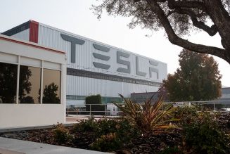 Tesla drops its lawsuit against Alameda County over lockdown order