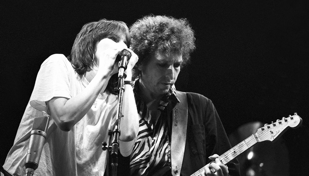 The Pretenders’ Chrissie Hynde Covers Bob Dylan’s ‘Standing in the Doorway’