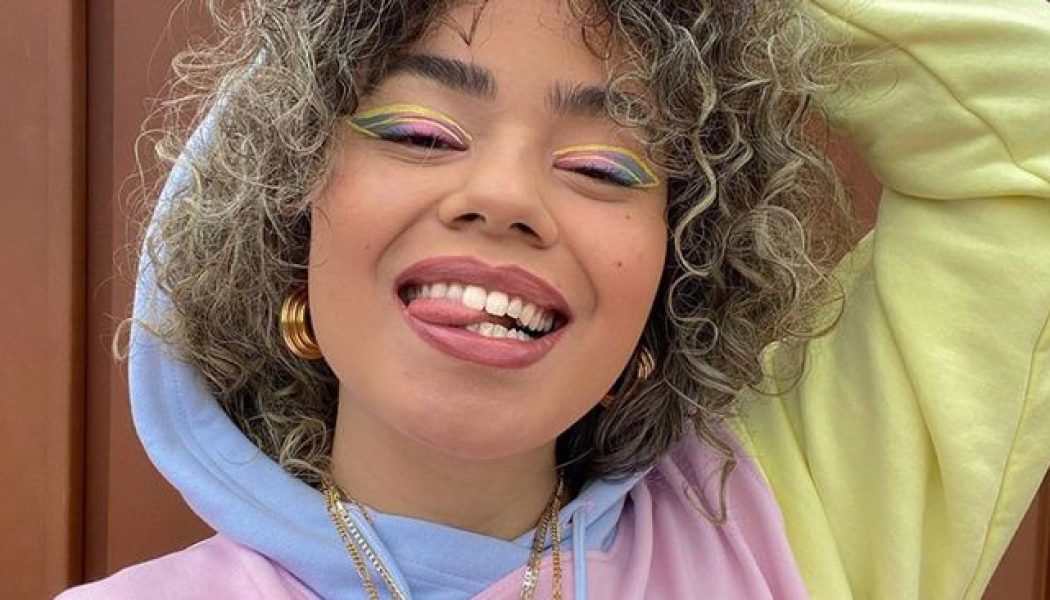 This Is How to Safely Whiten Your Teeth at Home, According to the Experts