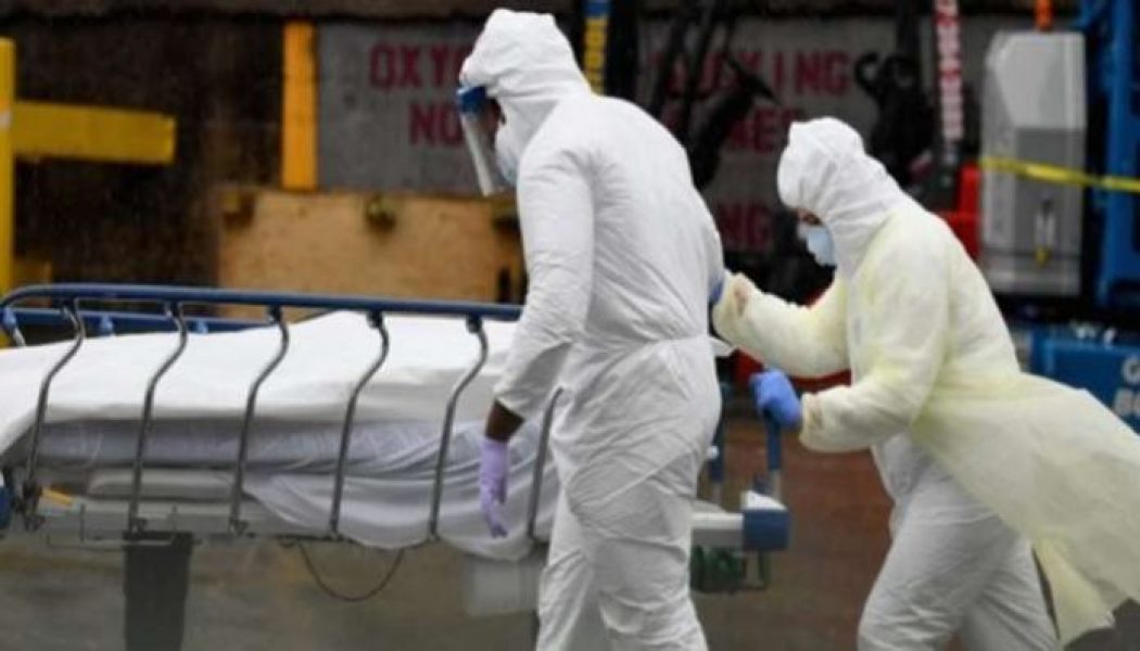 US coronavirus death toll exceeds 90,000 as Donald Trump urges reopening