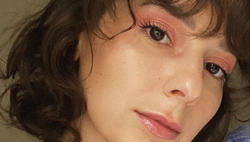 We Asked an Expert How to Trim Your Own Fringe—You Can Thank Us Later