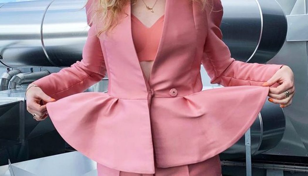 We Just Tried on the Bra That Claims to Be One-Size-Fits-All