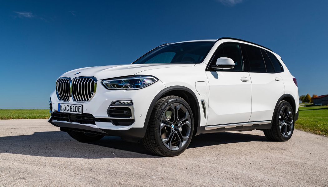 2021 BMW X5 Plug-In Hybrid Finally Arrives, Brings More Range and Power