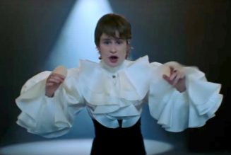 Christine and the Queens Performs “I Disappear in Your Arms” on Fallon: Watch