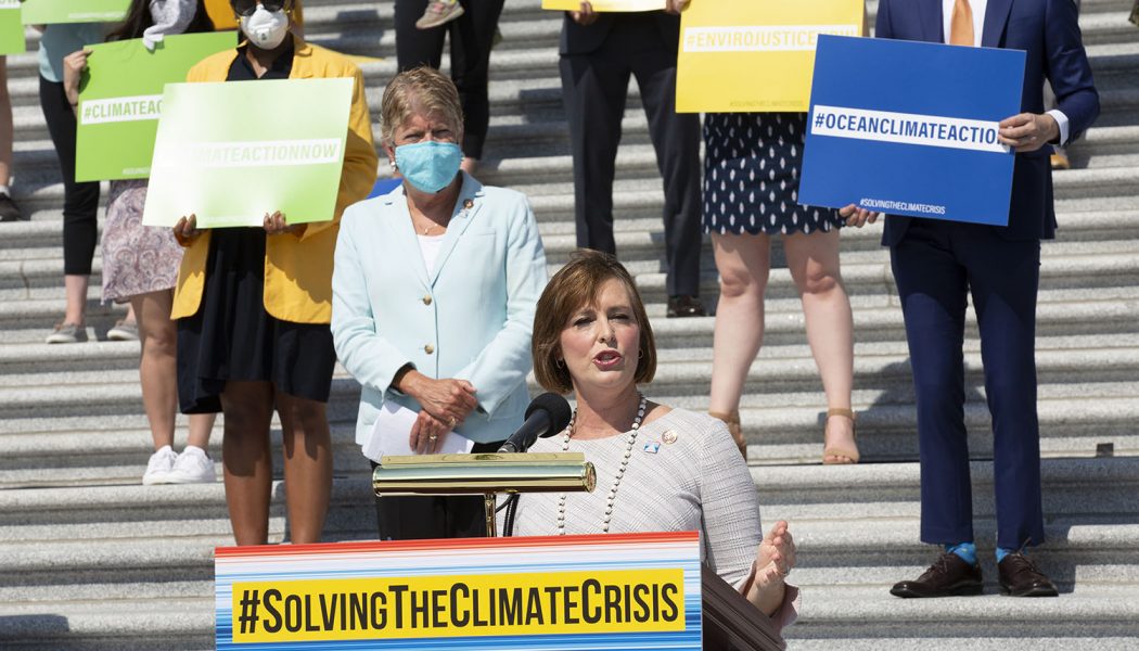 Democrats unveil sweeping plan to tackle climate change