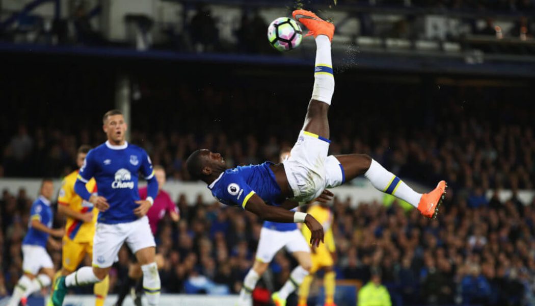 ‘Glory Hunter Alert’: Yannick Bolasie has just roasted a Liverpool fan on Twitter