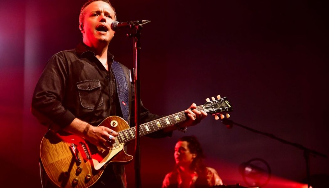 Jason Isbell & the 400 Unit Taps Lucinda Williams for Summer 2021 Tour