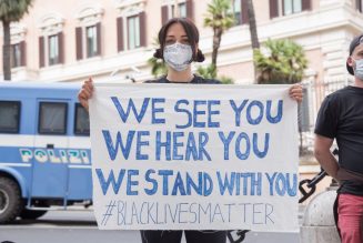 L.A. Police Encourage White Woman To Spray Paint “BLM” & “George Floyd”?