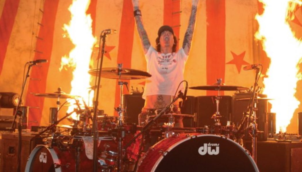 MÖTLEY CRÜE’s TOMMY LEE Reveals His Top Three Early Drumming Influences