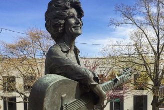 Petition Launched to Replace KKK Leader’s Statue in Tennessee Capitol with Dolly Parton