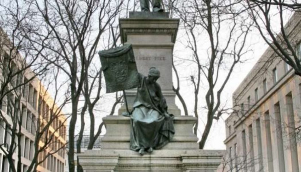 Protesters topple down 120-year-old statue of Confederate general in Washington DC