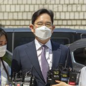 Samsung heir Lee may be arrested soon on new corruption charges