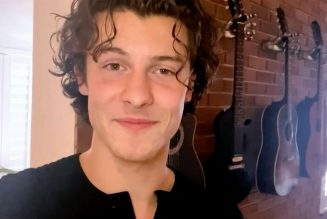 Shawn Mendes Shouts Out Grads, Students Perform His Hit ‘There’s Nothing Holdin’ Me Back’ at ‘Dear Class of 2020′ Commencement