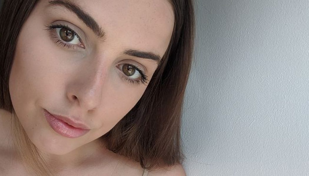 This New Online Beauty Brand Colour Matches Your Foundation, and I’m Blown Away