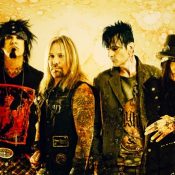 TOMMY LEE Says Success Of ‘The Dirt’ Movie ‘Brought In A Newer Audience’ For MÖTLEY CRÜE