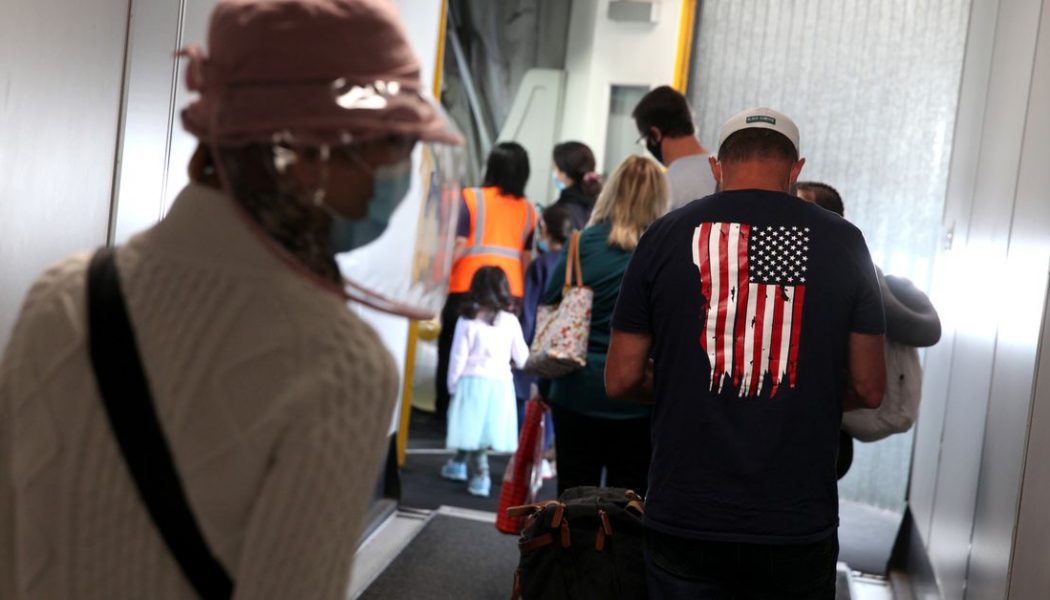 US airlines may ban passengers if they don’t wear face masks