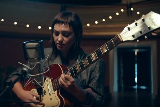 Angel Olsen Brings ‘Whole New Mess’ to Tonight Show