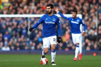 ‘Awful’, ‘Needs to wake up’: Some Everton fans tearing into one player tonight