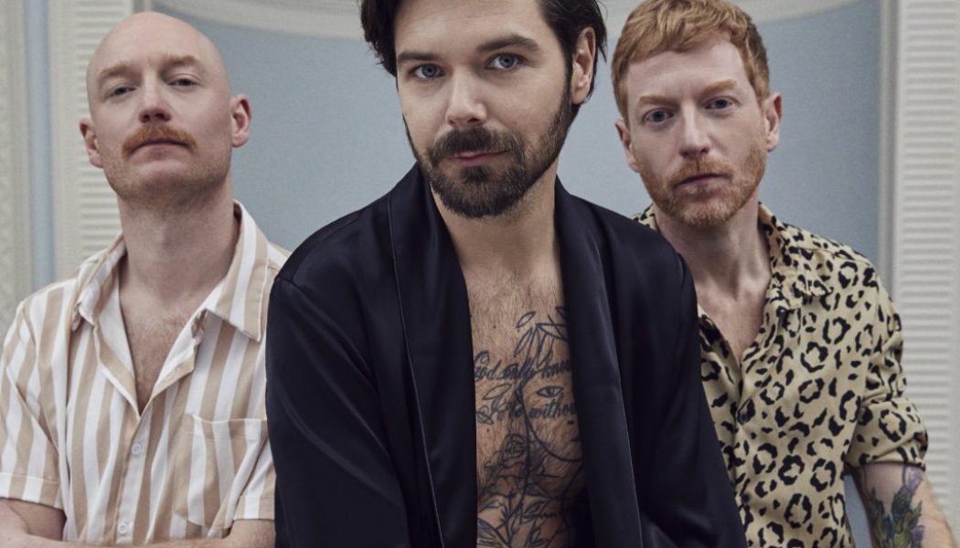 Biffy Clyro’s Simon Neil on Being Betrayed, Regaining His Confidence and His Favorite New Scream Queen