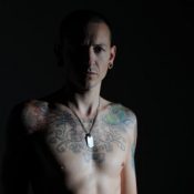 CHESTER BENNINGTON Was ‘Really Bothered’ By Negative Response To LINKIN PARK’s ‘One More Light’ Album