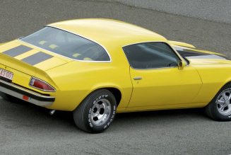 How a $700 Beater Became the 11-Second Roadkill Crop Duster