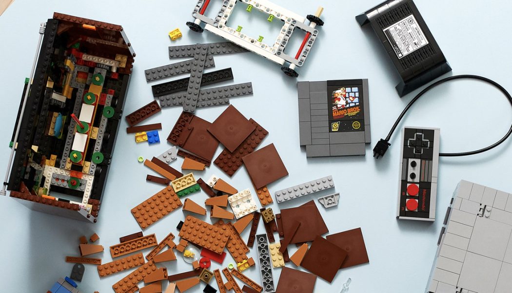 Lego made a 2,600-piece replica of playing Mario on the NES