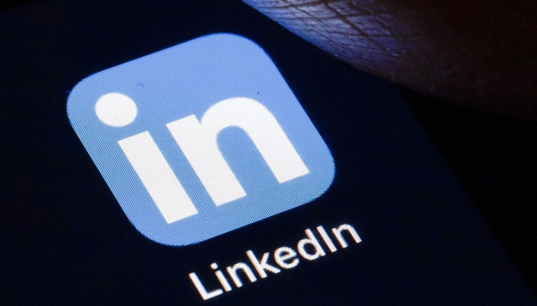 LinkedIn says it will stop repeatedly copying iOS clipboard