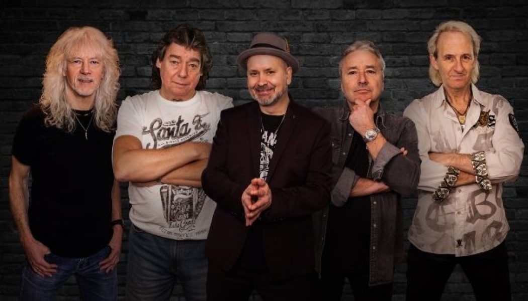 LIONHEART Feat. Ex-IRON MAIDEN Guitarist DENNIS STRATTON: ‘Thine Is The Kingdom’ Lyric Video