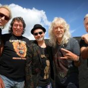 LIONHEART Feat. Ex-IRON MAIDEN Guitarist DENNIS STRATTON: ‘Widows’ Video