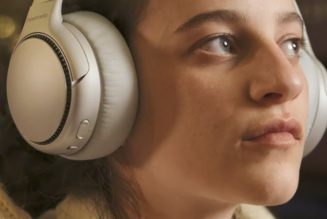 Panasonic’s RB-M700B Headphones Deliver Mighty Bass