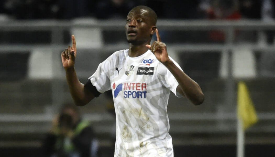 Report: Club president confirms West Ham interest in 24-yr-old forward, Palace keen as well