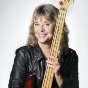 SUZI QUATRO To Release ‘Through My Words’ Lyric Book