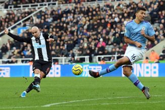 ‘Up there with the best’ – Pundit drools over 28-yr-old Newcastle star who’s ‘as good as there is’ in the PL