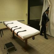 US judge orders delay of first federal executions in 17 years
