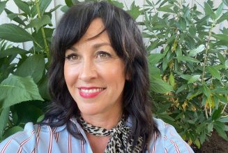 Alanis Morissette Reimagines “You Oughta Know”, “Reasons I Drink” for Spotify Singles: Stream