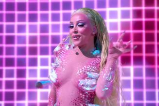 Doja Cat Brings Fabulously Tacky Sci-Fi Vibes to 2020 MTV VMAs