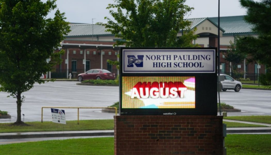 Georgia High School That Went Viral For Crowded Hallways Reports COVID Outbreak