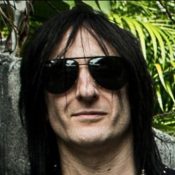 GUNS N’ ROSES’ RICHARD FORTUS: SLASH Has Been ‘Incredibly Gracious With Me As A Player’