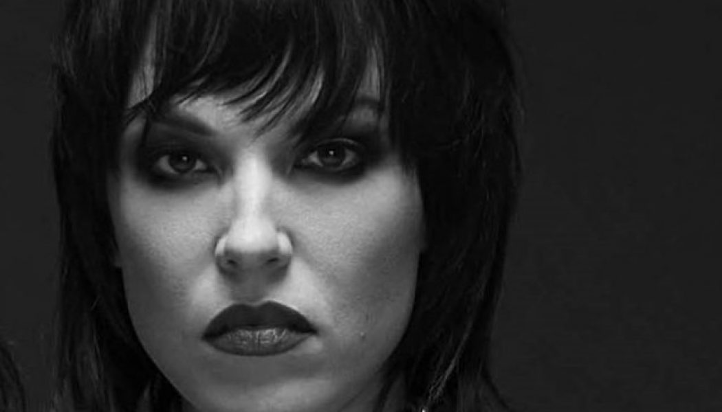 HALESTORM’s LZZY HALE: ‘I Miss Playing Live Shows And I Miss Jamming With My Band’